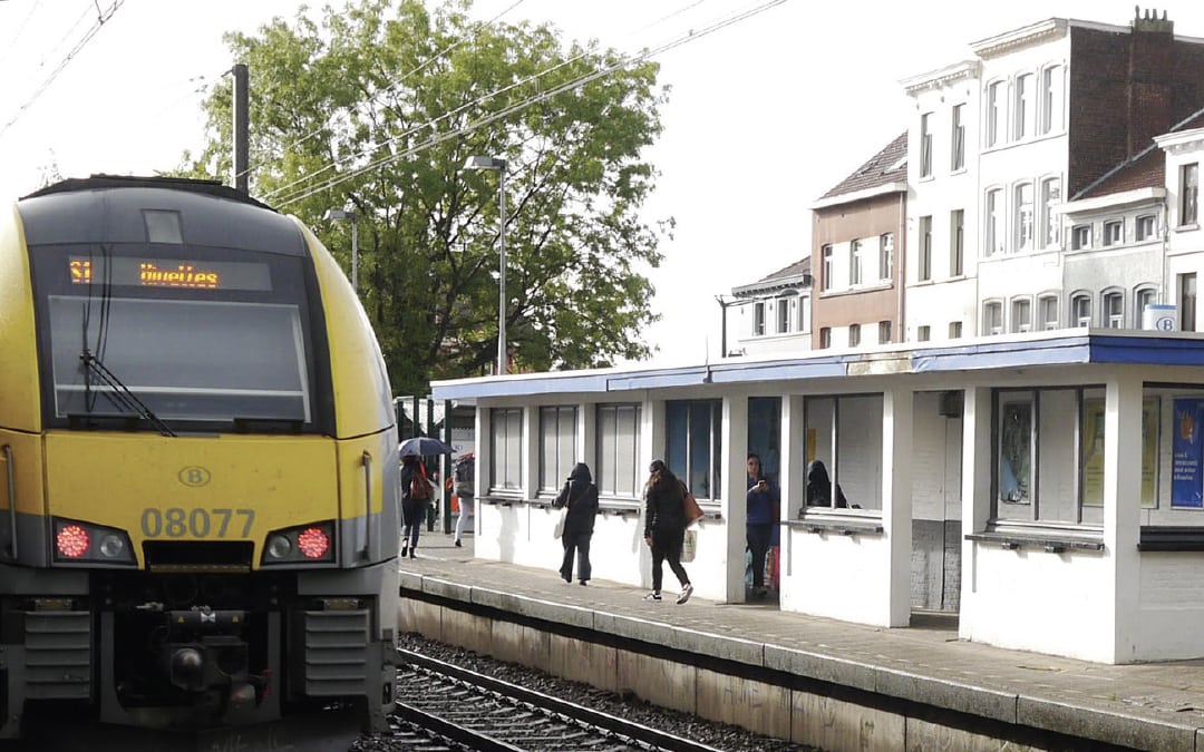 Uccle - Un train en gare de Calevoet